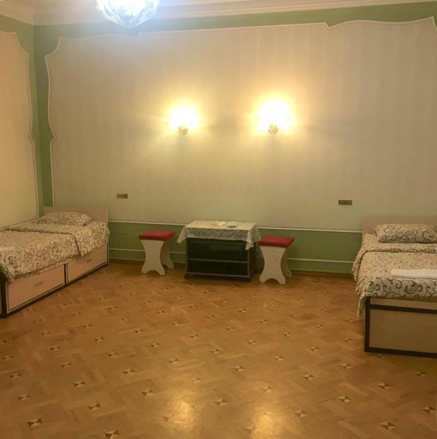 Royal Boutique Hotel On Kievyan Ереван Екстериор снимка
