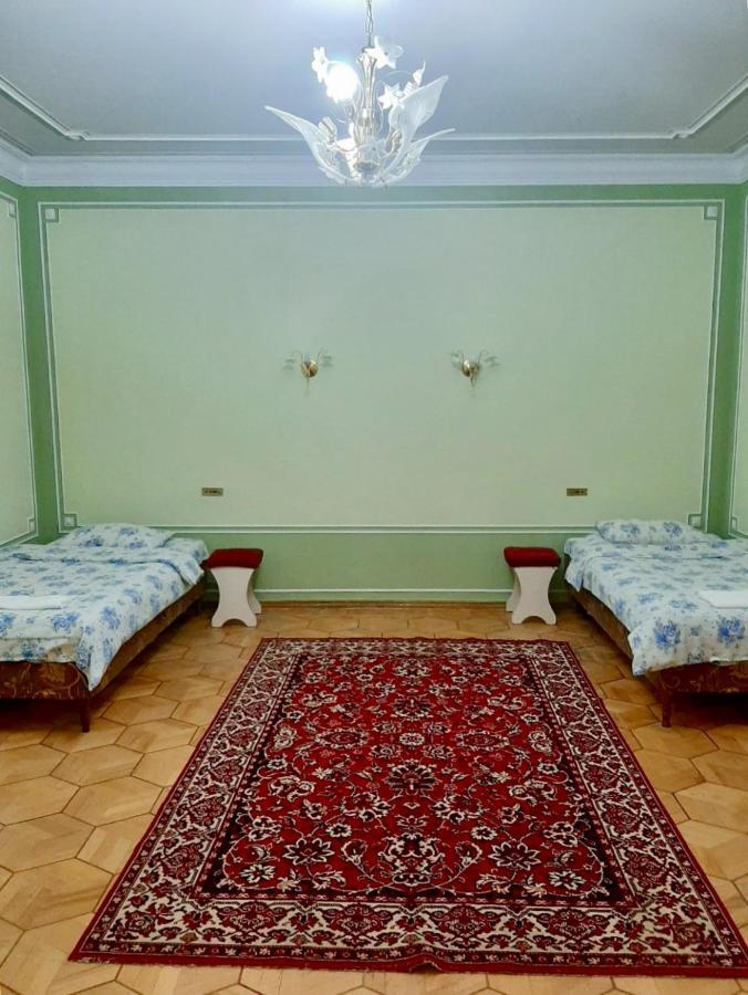 Royal Boutique Hotel On Kievyan Ереван Екстериор снимка